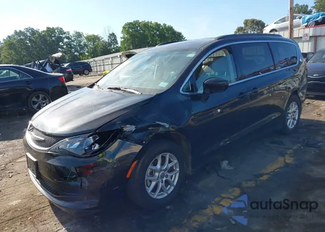 2021 Chrysler Voyager Lxi z USA, uszkodzony, nr VIN 2C4RC1DG2MR551912